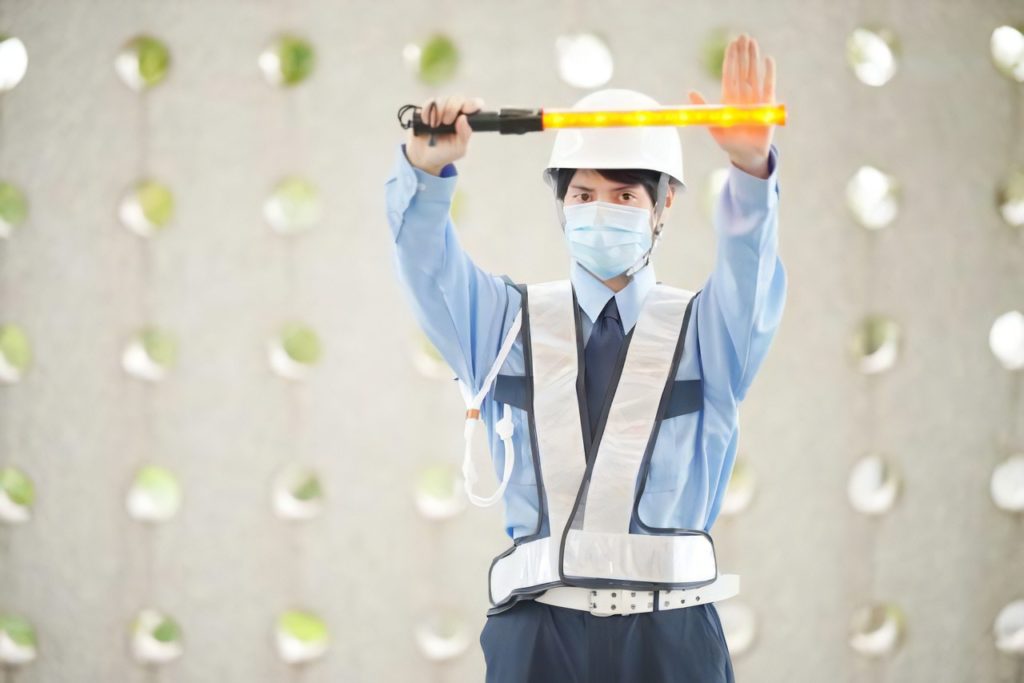 交通誘導警備のやり方(基本動作)とは